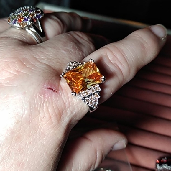 Ring - Picture 4 of 5